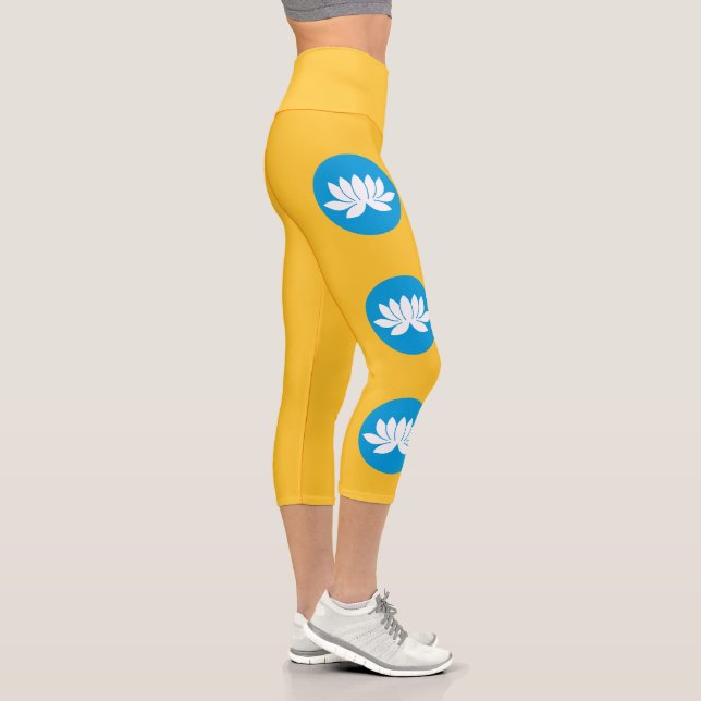 Kalmykia Flag Capri Leggings (Right)
