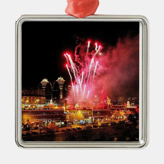 Kansas City Plaza Lights, Fireworks Ornament (Front)