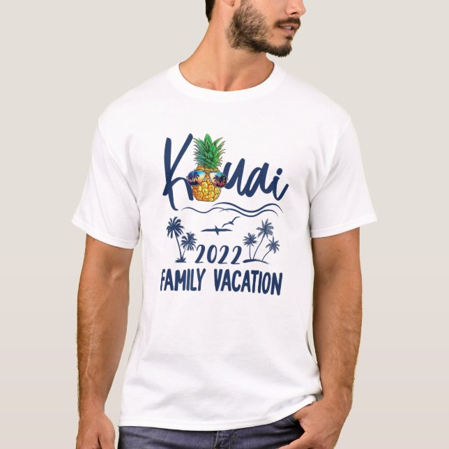 Kauai Hawaii 2022 Hawaiian Pineapple Sunglasses Va T-Shirt (Front)