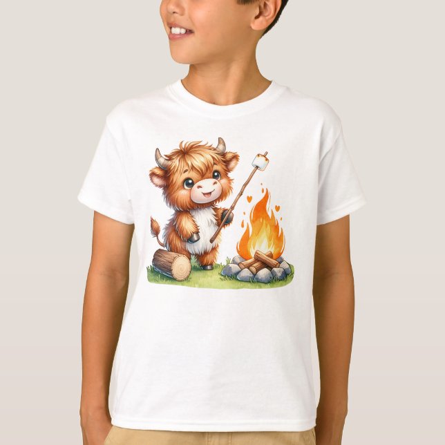 Kawaii Highland Cow Roasting Marshmallows Camping T-Shirt (Front)