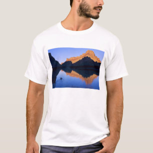 Kayaking on the Colorado River in Spanish T-Shirt