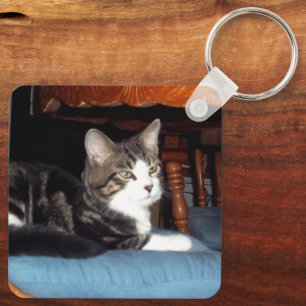 Keeno Regal Pose Keychain