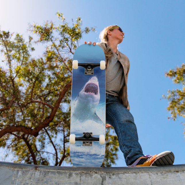 KILLER SHARK MOVIE SKATEBOARD (Outdoor 1)