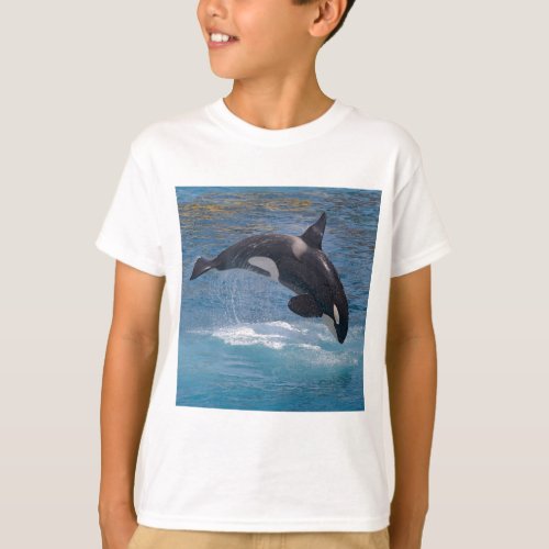 Killer whale jumping out of water T_Shirt