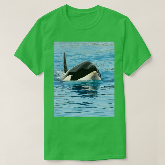 Killer whale swimming 5 T-Shirt (Design Front)