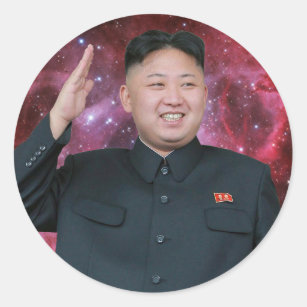 ; ideal als Wichtelgeschenk oder Geschenkidee für politisch motivierte Menschen. Wackelfigur Trump und Kim Jung In Love Maße: 11,5 x 9 10 cm HxBxT verliebt Solar-Figur aus buntem Kunststoff