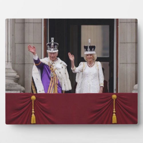 King Charles Queen Camilla balcony coronation day Plaque