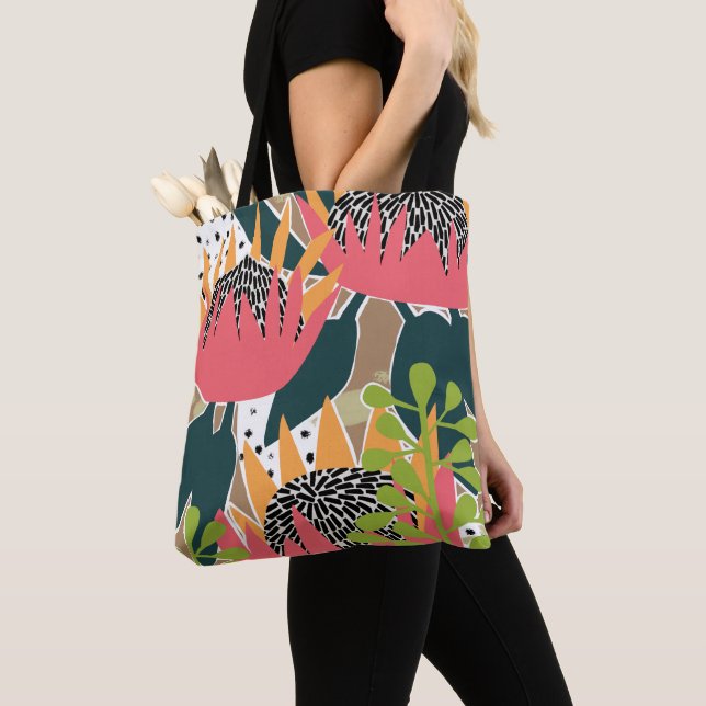 King Protea I Tote Bag (Close Up)