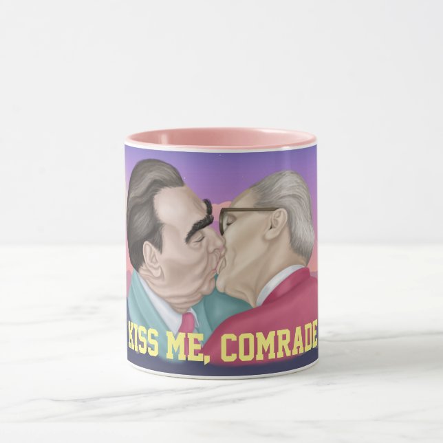 Kiss me comrade - Brezhnev kissing Honecker Mug (Center)