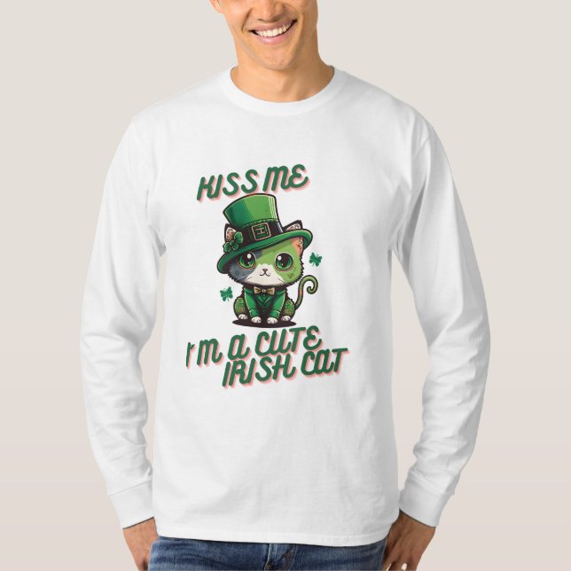 KIss me I´m a cute  Irish cat T-Shirt (Front)