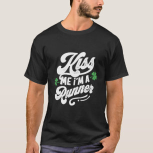 Kiss Me I'M A Runner St Patrick'S Day T-Shirt