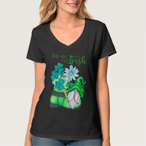 Kiss Me Im Irish Green Shamrock Gnome With Lucky  T_Shirt