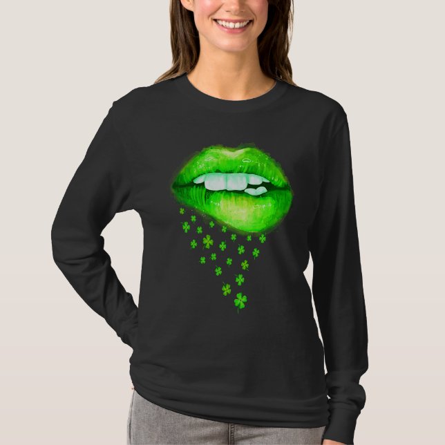 Kiss Me I'm Irish St Patricks Day  2 T-Shirt (Front)