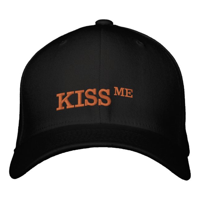KISS ME retro Hat / Fun Party trucker cap (Front)