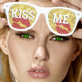 GalaGlasses™ Kiss Me Sunglasses – Gala Glasses