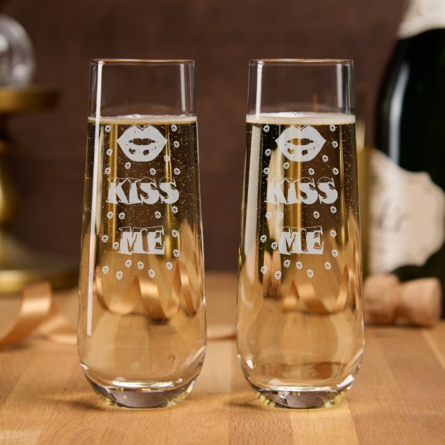 KISS ME STEMLESS CHAMPAGNE FLUTE (Party)