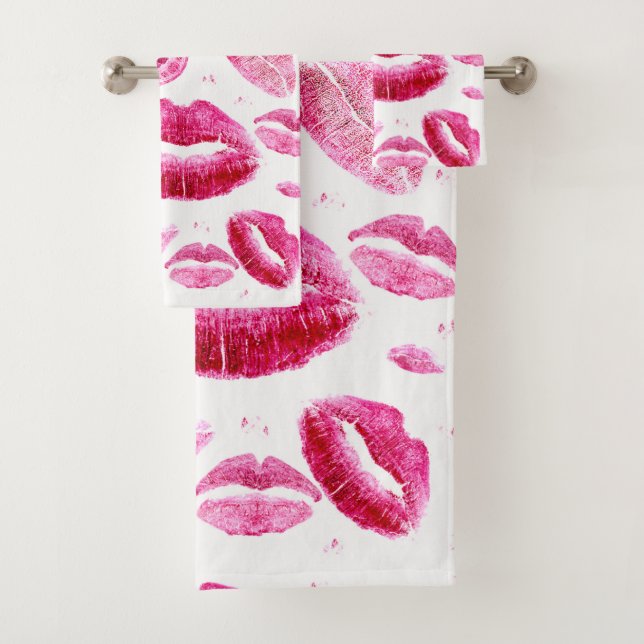 Kisses All Over (White) Bath Towel Set (Insitu)