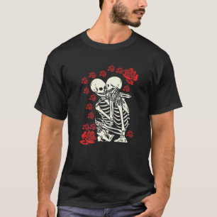 Kissing Skeleton Lovers Couple Hugging Skulls Aest T-Shirt
