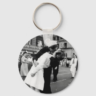 Kissing the War Goodbye at Times Square Keychain