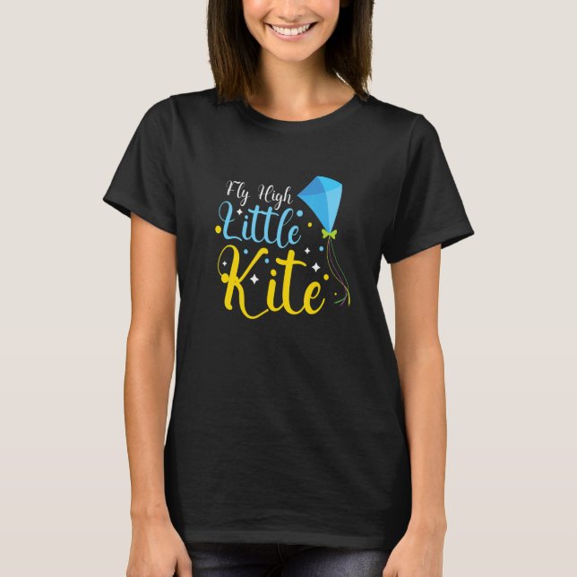 Kite Flying Kite Fan For Fite Flying   T-Shirt (Front)