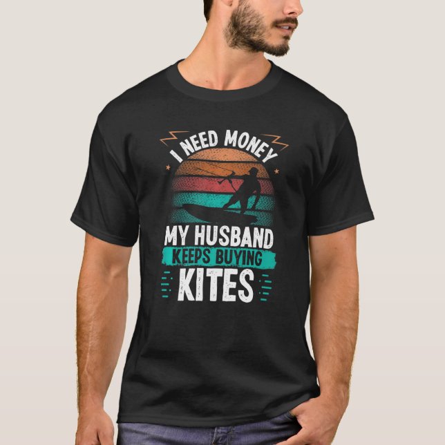 Kiteboarding Vintage Husband buying Kites Kitesurf T-Shirt (Front)