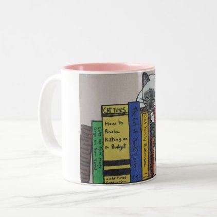 Kitten book shelf mug