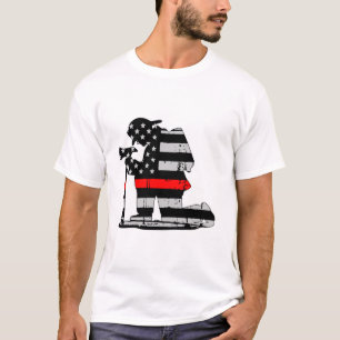 Kneeling Firefighter Thin Red Line T-Shirt