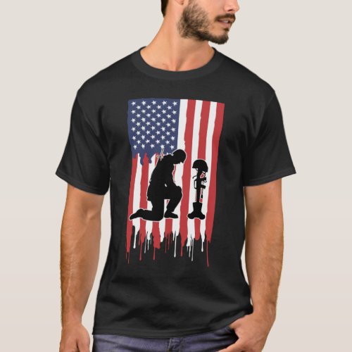 Kneeling Soldier Memorial T_Shirt