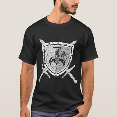 Knight armor with lions on the breastplate Medieva T_Shirt