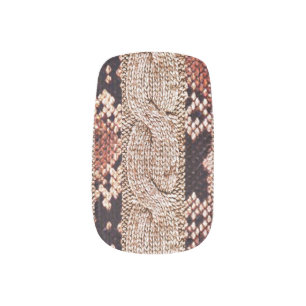 Knitwear texture, geometric snake pattern. minx nail art