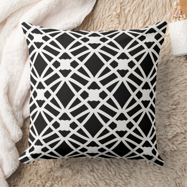 Knots on black pattern throw pillow (Blanket)