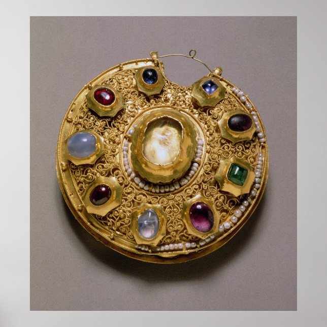 Kolt medallion, gold set with pearls and poster (Front)