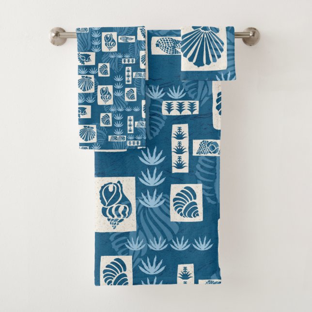 Kua Bay Hawaiian Undersea Shells Coordinate Indigo Bath Towel Set (Insitu)