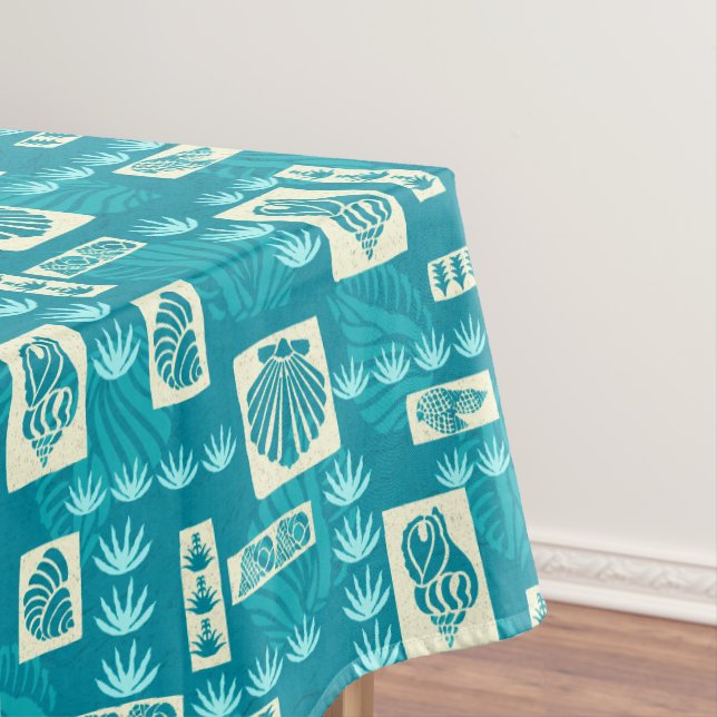 Kua Bay Hawaiian Undersea Shells Tablecloth (In Situ)