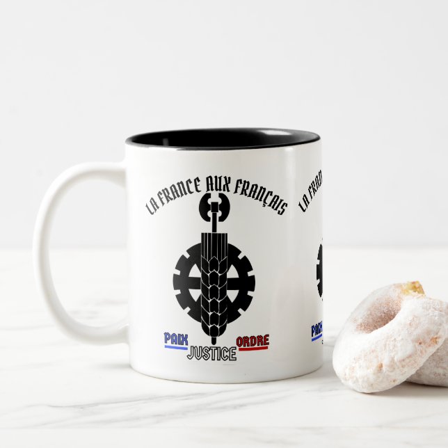 LA FRANCE AUX FRANÇAIS Two-Tone COFFEE MUG (With Donut)