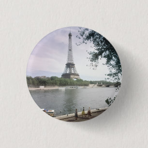 La Tour Eiffel. Paris, vers 1960. Button