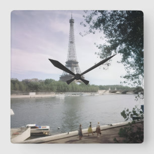 La Tour Eiffel. Paris, vers 1960. Square Wall Clock