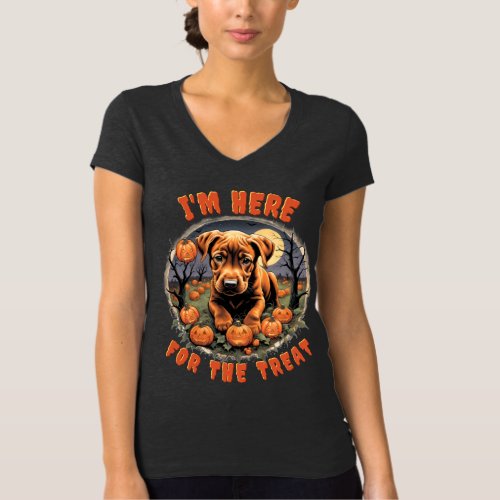 Labrador Howl_o_ween V_Neck Fun T_Shirt