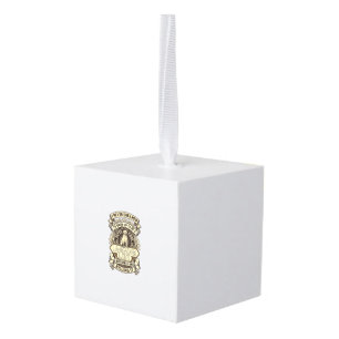 Labrador Lady Dog Crown Shield_1 Cube Ornament