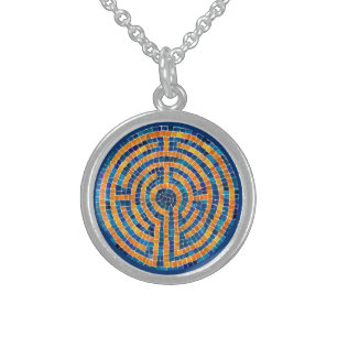 LABYRINTH IV Sterling Silver Round Necklace