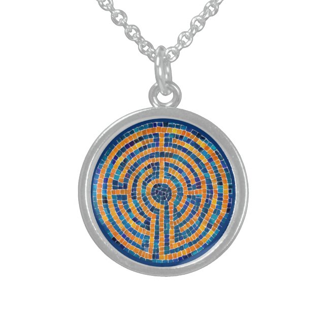 LABYRINTH IV Sterling Silver Round Necklace (Front)