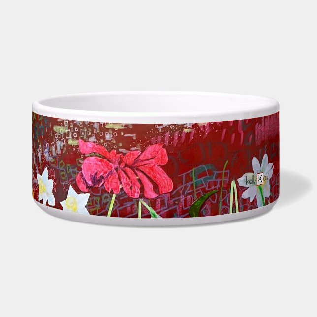 Ladrie's garden in red pet bowl (Front)