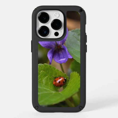 Ladybug on Sweet Violet Flowers Speck iPhone 14 Pro Case
