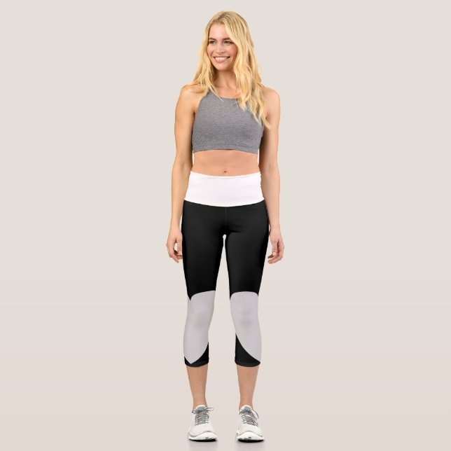laggy black capri leggings (Front)