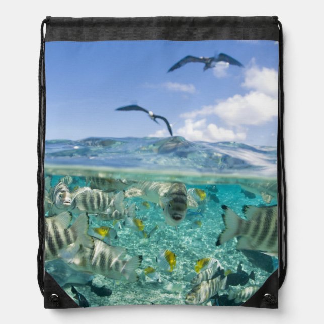 Lagoon safari trip featuring Stingrays Drawstring Bag (Front)