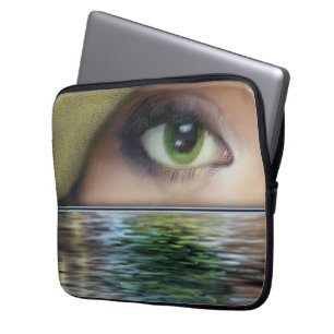 Laptop sleeve for the beautician.