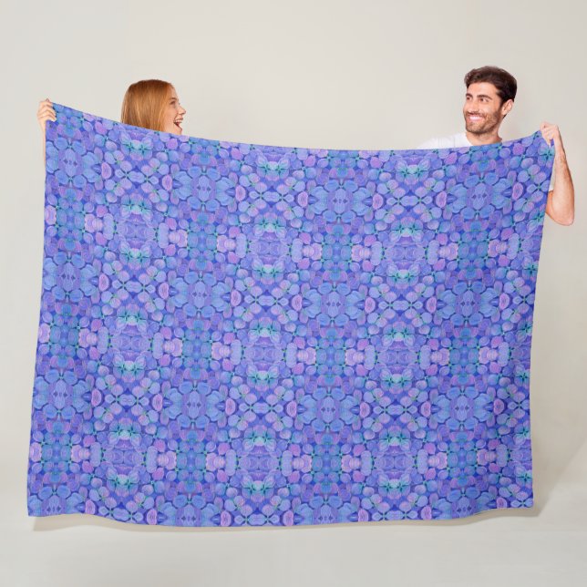 Larage Fleece blanket Lavender Hydrangea pattern (In Situ)