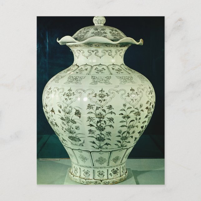 Large 'Kuoan' vase decorated with blue flowers Postcard (Front)