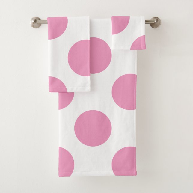 Large Light Pink Polka Dots Bath Towel Set (Insitu)