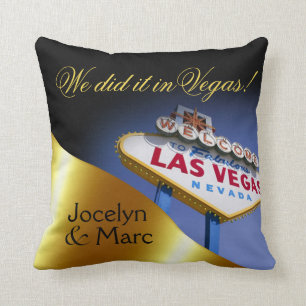 Las Vegas Sign Mr. & Mrs. Newlyweds   gold Throw Pillow